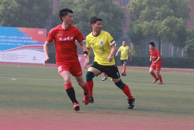 东契奇三双独行侠克奇才5连胜 火箭险胜尼克斯