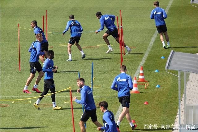 全国体操锦标赛男子跳马决赛：李鸿颜夺冠背后的故事